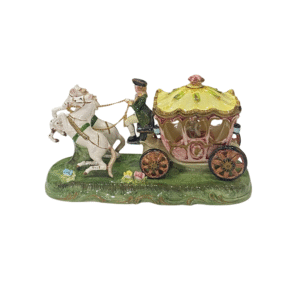 Tượng xe ngựa hoàng gia